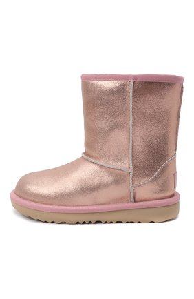Детские угги classic ii metal UGG розового цвета по цене 15900 руб., арт. 1123663K_RGL | Фото 2 Детские угги classic ii metal UGG розового цвета, арт. 1123663K_RGL | Фото 2 (Материал утеплителя: Натуральный мех, Шерсть; Материал внешний: Замша; Обувь девочки: Обувь девочки)