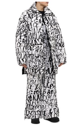 Мужская пуховик DOLCE & GABBANA белого цвета по цене 234000 руб., арт. G9WC4T/FUM8T | Фото 2 Мужская пуховик DOLCE & GABBANA белого цвета, арт. G9WC4T/FUM8T | Фото 2 (Рукава: Короткие; Материал утеплителя: Пух и перо; Материал подклада: Синтетический материал; Материал внешний: Синтетический материал; Кросс-КТ: Куртка, другое; Мужское Кросс-КТ: пуховик-короткий; Длина (верхняя одежда): До середины бедра; Стили: Спорт-шик)