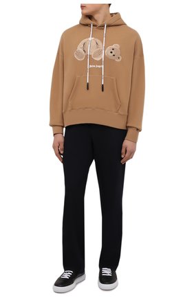 Мужской хлопковое худи PALM ANGELS бежевого цвета по цене 59050 руб., арт. PMBB058F21FLE0076160/W | Фото 2 Мужской хлопковое худи PALM ANGELS бежевого цвета, арт. PMBB058F21FLE0076160/W | Фото 2 (Материал внешний: Хлопок; Рукава: Длинные; Длина (для топов): Стандартные; Мужское Кросс-КТ: Худи-одежда; Принт: С принтом; Стили: Спорт-шик)