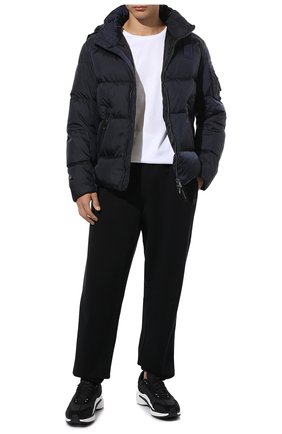 Мужская пуховая куртка BOGNER темно-синего цвета по цене 127000 руб., арт. 38353615 | Фото 2 Мужская пуховая куртка BOGNER темно-синего цвета, арт. 38353615 | Фото 2 (Материал подклада: Синтетический материал; Рукава: Длинные; Материал утеплителя: Пух и перо; Материал внешний: Синтетический материал; Длина (верхняя одежда): Короткие; Мужское Кросс-КТ: пуховик-короткий; Кросс-КТ: Куртка; Стили: Спорт-шик)