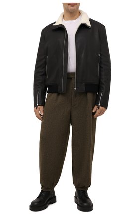 Мужские шерстяные брюки RALPH LAUREN хаки цвета по цене 79950 руб., арт. 798858217 | Фото 2 Мужские шерстяные брюки RALPH LAUREN хаки цвета, арт. 798858217 | Фото 2 (Материал подклада: Вискоза; Материал внешний: Шерсть; Длина (брюки, джинсы): Укороченные; Случай: Повседневный; Стили: Ретро)