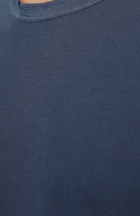 Мужская хлопковая футболка JAMES PERSE темно-синего цвета, арт. MKJ3360 | Фото 5 (Принт: Без принта; Рукава: Короткие; Длина (для топов): Стандартные; Материал внешний: Хлопок; Стили: Кэжуэл)