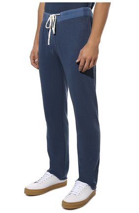 Мужские хлопковые брюки JAMES PERSE темно-синего цвета, арт. MXA1352 | Фото 3 (Длина (брюки, джинсы): Стандартные; Случай: Повседневный; Материал внешний: Хлопок; Стили: Спорт-шик)