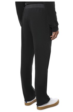 Мужские хлопковые брюки JAMES PERSE серого цвета, арт. MXA1352 | Фото 4 (Длина (брюки, джинсы): Стандартные; Случай: Повседневный; Материал внешний: Хлопок; Стили: Спорт-шик)