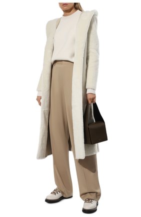 Женские ботинки dimicia из кожи крокодила RALPH LAUREN кремвого цвета по цене 995000 руб., арт. 800867835/CNIL | Фото 2 Женские ботинки dimicia из кожи крокодила RALPH LAUREN кремвого цвета, арт. 800867835/CNIL | Фото 2 (Материал внешний: Кожа, Экзотическая кожа; Каблук высота: Низкий; Материал внутренний: Натуральная кожа; Подошва: Платформа; Женское Кросс-КТ: Зимние ботинки; Материал утеплителя: Без утеплителя)