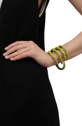 Женский браслет RAF SIMONS зеленого цвета по цене 87250 руб., арт. 212-986-65002 | Фото 2 Женский браслет RAF SIMONS зеленого цвета, арт. 212-986-65002 | Фото 2 (Материал: Металл)