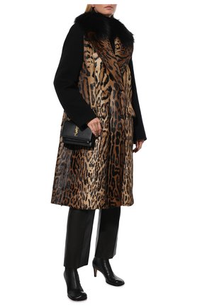 Женское пальто с меховой отделкой DOLCE & GABBANA леопардового цвета, арт. F0AU0F/GEV36 | Фото 2 (Длина (верхняя одежда): До колена; Рукава: Длинные; Материал подклада: Синтетический материал; Материал внешний: Натуральный мех; 1-2-бортные: Однобортные; Стили: Гламурный)