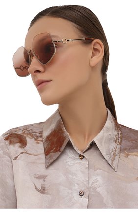 Женские солнцезащитные очки CHLOÉ коричневого цвета, арт. CH0068S 002 | Фото 2 (Тип очков: С/з; Оптика Гендер: оптика-женское; Очки форма: Прямоугольные)