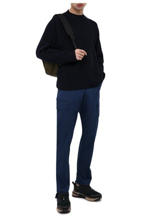 Мужские хлопковые брюки-карго BURBERRY темно-синего цвета, арт. 8043259 | Фото 2 (Длина (брюки, джинсы): Стандартные; Материал внешний: Хлопок; Случай: Повседневный; Силуэт М (брюки): Карго; Стили: Кэжуэл)