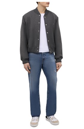Мужская хлопковая футболка BALMAIN белого цвета по цене 42950 руб., арт. XH1EG010/BB16 | Фото 2 Мужская хлопковая футболка BALMAIN белого цвета, арт. XH1EG010/BB16 | Фото 2 (Длина (для топов): Стандартные; Материал внешний: Хлопок; Рукава: Короткие; Принт: С принтом; Стили: Кэжуэл)