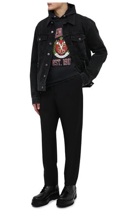 Мужская хлопковый лонгслив BALENCIAGA черного цвета по цене 63600 руб., арт. 674685/TLV89 | Фото 2 Мужская хлопковый лонгслив BALENCIAGA черного цвета, арт. 674685/TLV89 | Фото 2 (Длина (для топов): Стандартные; Рукава: Длинные; Материал внешний: Хлопок; Принт: С принтом; Стили: Спорт-шик)