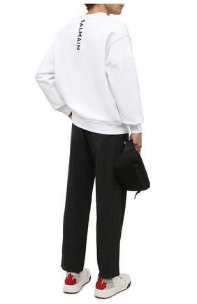 Мужской хлопковый свитшот BALMAIN белого цвета по цене 67450 руб., арт. XH1JS047/BB16 | Фото 2 Мужской хлопковый свитшот BALMAIN белого цвета, арт. XH1JS047/BB16 | Фото 2 (Материал внешний: Хлопок; Рукава: Длинные; Длина (для топов): Стандартные; Мужское Кросс-КТ: свитшот-одежда; Принт: С принтом; Стили: Спорт-шик)