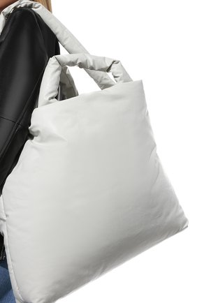 Женский сумка-шопер KASSL EDITIONS белого цвета, арт. H0L21B03100000 | Фото 2 (Размер: large; Материал: Текстиль; Сумки-технические: Сумки-шопперы)