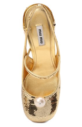 Женские туфли MIU MIU золотого цвета, арт. 5I656D-959-F0056-M065 | Фото 6 (Материал внешний: Экокожа, Текстиль, Кожа; Каблук высота: Высокий; Обувь: Обувь; Каблук тип: Устойчивый; Подошва: Плоская)