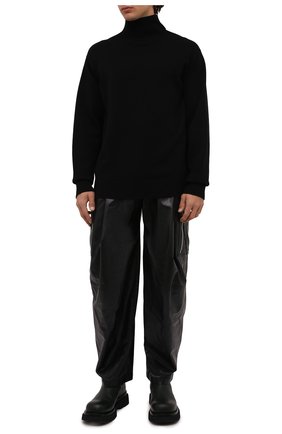 Мужские кожаные брюки BOTTEGA VENETA черного цвета по цене 456000 руб., арт. 682872/V1CY0 | Фото 2 Мужские кожаные брюки BOTTEGA VENETA черного цвета, арт. 682872/V1CY0 | Фото 2 (Длина (брюки, джинсы): Стандартные; Материал внешний: Натуральная кожа; Случай: Повседневный; Стили: Минимализм)