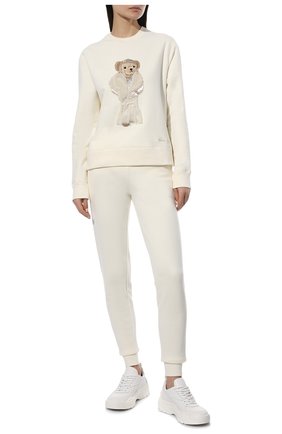 Женский хлопковый пуловер RALPH LAUREN кремвого цвета, арт. 290867889 | Фото 2 (Рукава: Длинные; Материал внешний: Хлопок; Длина (для топов): Стандартные; Стили: Кэжуэл; Женское Кросс-КТ: Пуловер-одежда; Региональные ограничения белый список (Axapta Mercury): RU)