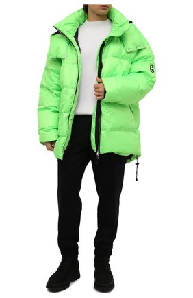 Мужская пуховик MIRA светло-зеленого цвета по цене 72100 руб., арт. MW11/PARKA/SILIC0N LABEL | Фото 2 Мужская пуховик MIRA светло-зеленого цвета, арт. MW11/PARKA/SILIC0N LABEL | Фото 2 (Материал подклада: Синтетический материал; Длина (верхняя одежда): До середины бедра; Рукава: Длинные; Материал внешний: Синтетический материал; Материал утеплителя: Пух и перо; Кросс-КТ: Куртка; Мужское Кросс-КТ: пуховик-короткий; Стили: Спорт-шик)