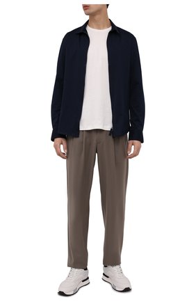 Мужская хлопковая рубашка GIORGIO ARMANI темно-синего цвета по цене 66950 руб., арт. 8WGCCZ5H/JZ071 | Фото 2 Мужская хлопковая рубашка GIORGIO ARMANI темно-синего цвета, арт. 8WGCCZ5H/JZ071 | Фото 2 (Рукава: Длинные; Материал внешний: Хлопок; Длина (для топов): Стандартные; Случай: Повседневный; Принт: Однотонные; Манжеты: На кнопках; Воротник: Кент; Стили: Кэжуэл)