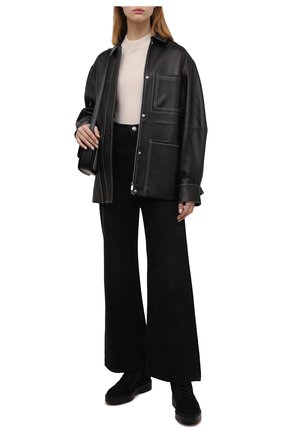 Женские замшевые ботинки SANTONI черного цвета по цене 66700 руб., арт. WTHW59923SM0TINUN01 | Фото 2 Женские замшевые ботинки SANTONI черного цвета, арт. WTHW59923SM0TINUN01 | Фото 2 (Материал внешний: Кожа, Текстиль, Замша; Подошва: Платформа; Материал внутренний: Натуральная кожа; Каблук высота: Низкий; Женское Кросс-КТ: Военные ботинки; Материал утеплителя: Без утеплителя)