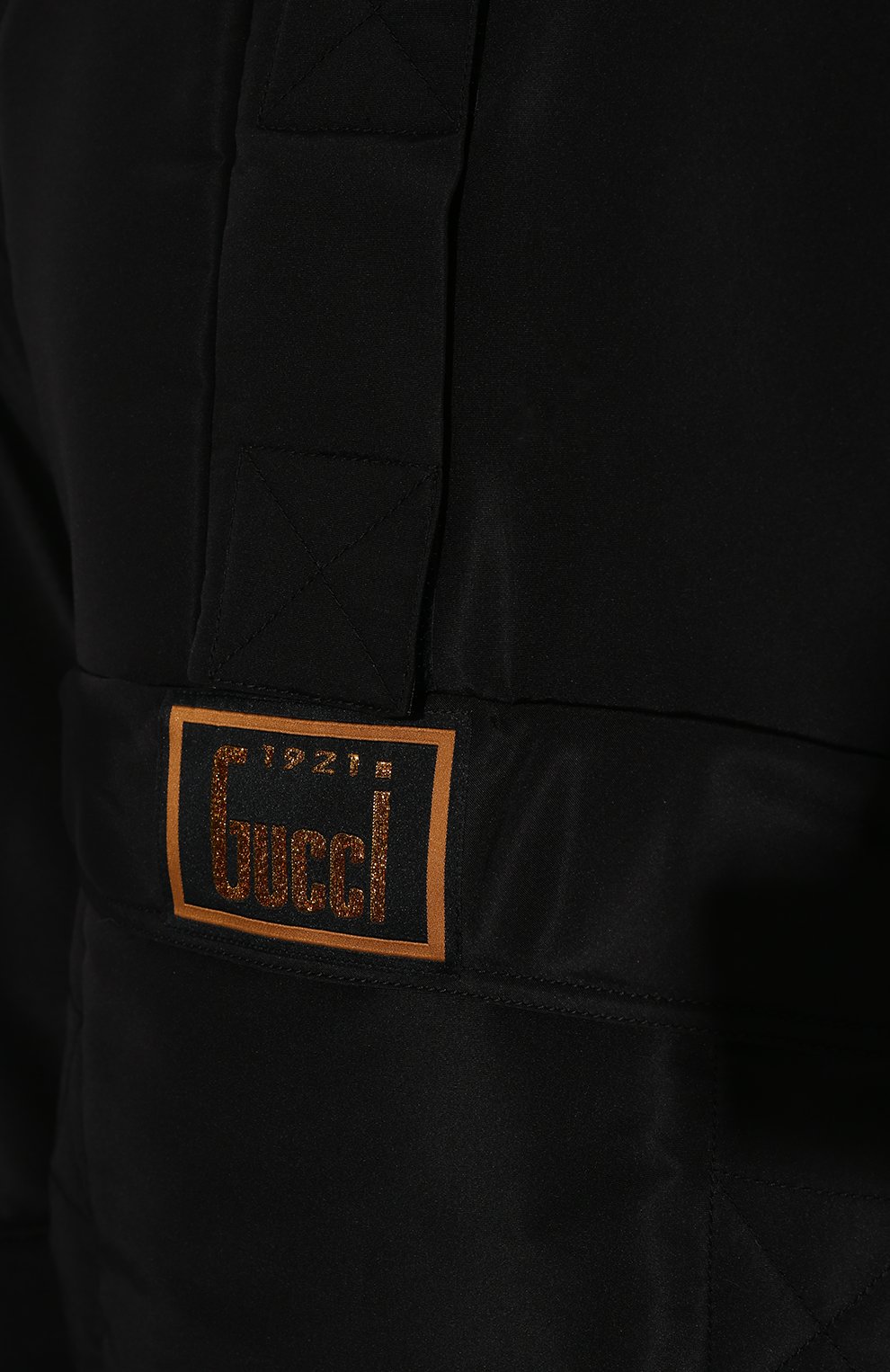 Женская куртка GUCCI черного цвета, арт. 669869/ZAIBR | Фото 5 (Кросс-КТ: Куртка, Ветровка; Материал внешний: Шелк; Рукава: Длинные; Длина (верхняя одежда): До середины бедра; Стили: Спорт-шик; Материал подклада: Вискоза)