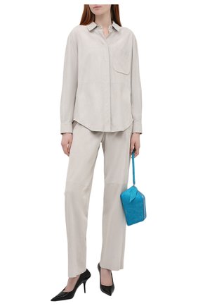 Женские замшевые брюки GIORGIO ARMANI бежевого цвета по цене 279500 руб., арт. IAP02P/IAP01 | Фото 2 Женские замшевые брюки GIORGIO ARMANI бежевого цвета, арт. IAP02P/IAP01 | Фото 2 (Материал внешний: Натуральная кожа, Замша; Материал подклада: Синтетический материал; Длина (брюки, джинсы): Стандартные; Стили: Кэжуэл; Женское Кросс-КТ: Брюки-одежда; Силуэт Ж (брюки и джинсы): Прямые)