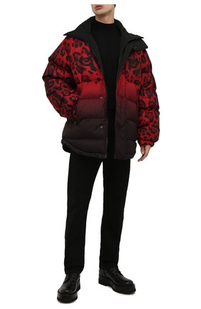 Мужская двусторонний пуховик DOLCE & GABBANA красного цвета по цене 299500 руб., арт. G9WM1T/FPSGD | Фото 2 Мужская двусторонний пуховик DOLCE & GABBANA красного цвета, арт. G9WM1T/FPSGD | Фото 2 (Материал подклада: Синтетический материал; Рукава: Длинные; Длина (верхняя одежда): До середины бедра; Материал внешний: Синтетический материал; Мужское Кросс-КТ: пуховик-короткий; Кросс-КТ: Куртка; Стили: Спорт-шик)