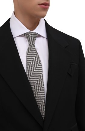 Мужской галстук GIORGIO ARMANI черно-белого цвета, арт. 360254/2R934 | Фото 2 (Материал: Синтетический материал, Шелк, Текстиль; Принт: С принтом)