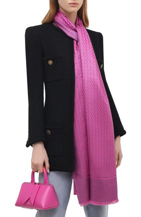 Женский шарф VALENTINO розового цвета, арт. XW2ED007/NYK | Фото 2 (Материал: Шелк, Текстиль)