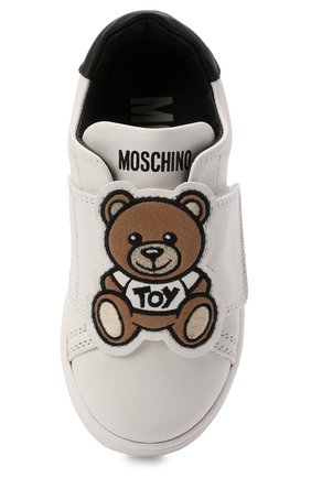 Мужского кожаные кеды MOSCHINO белого цвета по цене 29050 руб., арт. 70215/KIPS/KIPS/18-27 | Фото 4 Мужского кожаные кеды MOSCHINO белого цвета, арт. 70215/KIPS/KIPS/18-27 | Фото 4 (Мальчики Кросс-КТ: Обувь-низкие; Кросс-КТ: велькро)
