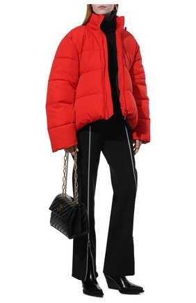 Женская утепленная куртка BALENCIAGA красного цвета, арт. 675212/TG011 | Фото 2 (Длина (верхняя одежда): До середины бедра; Материал внешний: Синтетический материал; Стили: Спорт-шик; Рукава: Длинные; Материал подклада: Синтетический материал; Кросс-КТ: Пуховик, Утепленный, Куртка; Региональные ограничения белый список (Axapta Mercury): RU)