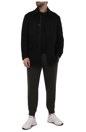Мужские джоггеры из хлопка и кашемира GIORGIO ARMANI хаки цвета по цене 133500 руб., арт. 3LSP53/SJBAZ | Фото 2 Мужские джоггеры из хлопка и кашемира GIORGIO ARMANI хаки цвета, арт. 3LSP53/SJBAZ | Фото 2 (Материал внешний: Хлопок; Длина (брюки, джинсы): Стандартные; Мужское Кросс-КТ: Брюки-трикотаж; Силуэт М (брюки): Джоггеры; Стили: Спорт-шик, Милитари)