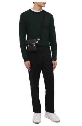 Мужская кожаная сумка vltn VALENTINO черного цвета по цене 0 руб., арт. XY2B0943/WJW | Фото 3 Мужская кожаная сумка vltn VALENTINO черного цвета, арт. XY2B0943/WJW | Фото 3 (Материал: Натуральная кожа; Размер: mini; Ремень/цепочка: На ремешке)