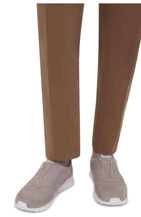 Мужские замшевые кроссовки KITON серого цвета, арт. USSFREWN00104 | Фото 3 (Материал внешний: Кожа, Замша; Материал внутренний: Натуральная кожа; Стили: Классический; Материал утеплителя: Без утеплителя; Подошва: Массивная)