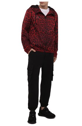 Мужские шерстяные джоггеры DOLCE & GABBANA черного цвета по цене 97700 руб., арт. GV16HT/FUBE7 | Фото 2 Мужские шерстяные джоггеры DOLCE & GABBANA черного цвета, арт. GV16HT/FUBE7 | Фото 2 (Длина (брюки, джинсы): Стандартные; Материал внешний: Шерсть; Силуэт М (брюки): Карго, Джоггеры; Стили: Гранж; Региональные ограничения белый список (Axapta Mercury): RU)