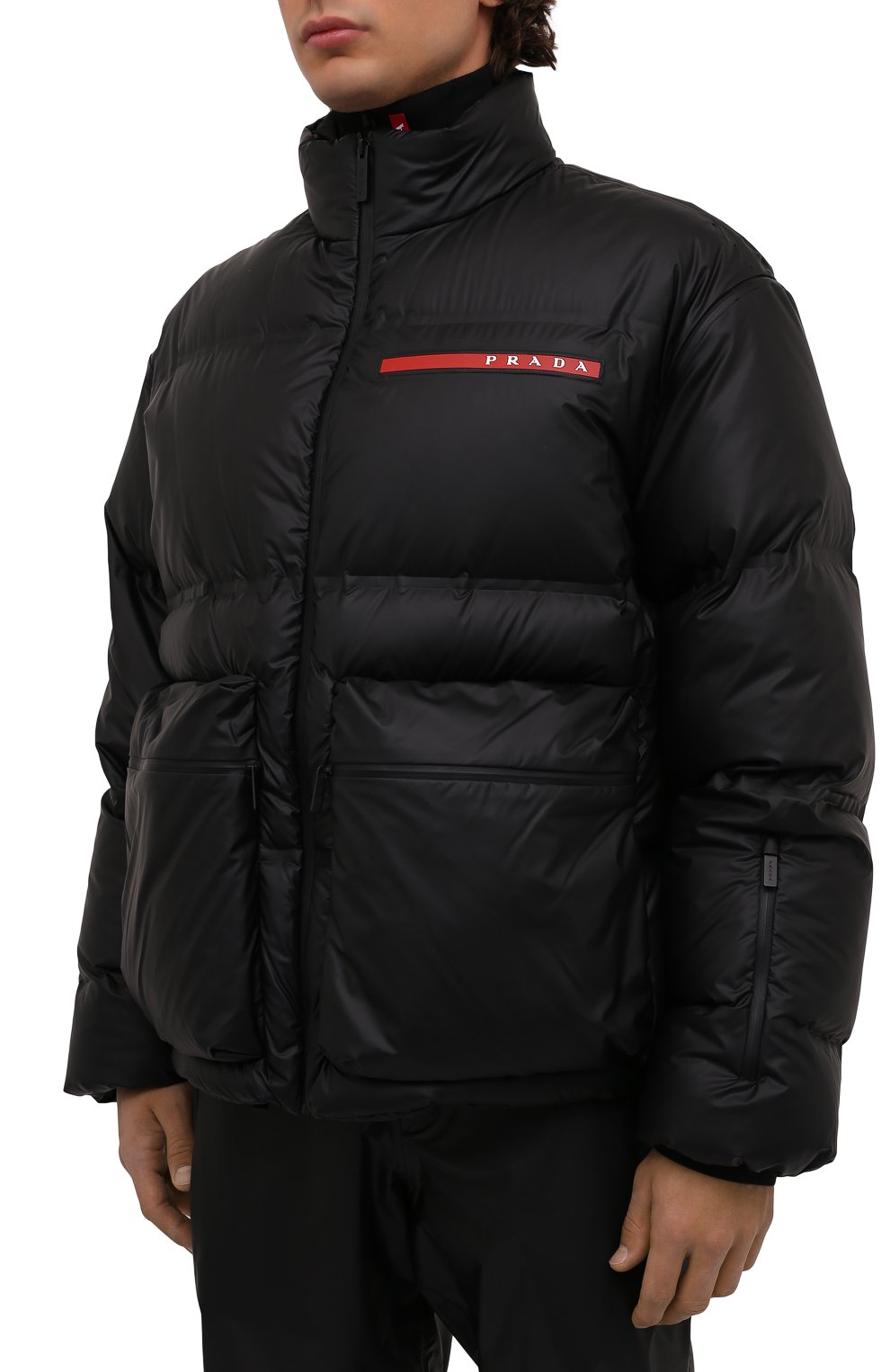 Мужская пуховая куртка PRADA черного цвета, арт. SGB800-1T2Y-F0002-212 | Фото 3 (Кросс-КТ: Куртка; Мужское Кросс-КТ: пуховик-короткий; Рукава: Короткие; Материал внешний: Синтетический материал; Региональные ограничения белый список (Axapta Mercury): RU; Длина (верхняя одежда): Короткие; Стили: Минимализм)