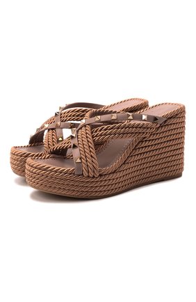 Женские кожаные сабо rockstud torchon VALENTINO бежевого цвета по цене 53950 руб., арт. XW2S0AX7/BAE | Фото 1 Женские кожаные сабо rockstud torchon VALENTINO бежевого цвета, арт. XW2S0AX7/BAE | Фото 1 (Подошва: Платформа; Материал внешний: Кожа; Материал внутренний: Натуральная кожа; Каблук тип: Танкетка)