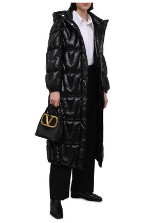 Женский пуховик VALENTINO черного цвета по цене 327500 руб., арт. XB3CN0905LE | Фото 2 Женский пуховик VALENTINO черного цвета, арт. XB3CN0905LE | Фото 2 (Рукава: Длинные; Материал внешний: Синтетический материал; Длина (верхняя одежда): Длинные; Материал подклада: Синтетический материал; Кросс-КТ: Пуховик; Стили: Спорт-шик)