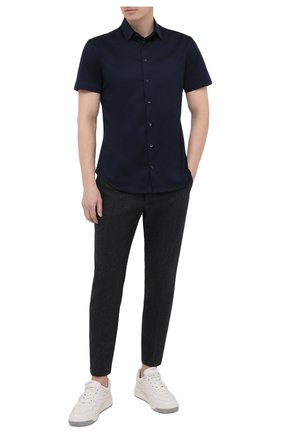 Мужская хлопковая рубашка GIORGIO ARMANI темно-синего цвета по цене 47700 руб., арт. 8WGCCZ1V/JZ071 | Фото 2 Мужская хлопковая рубашка GIORGIO ARMANI темно-синего цвета, арт. 8WGCCZ1V/JZ071 | Фото 2 (Длина (для топов): Стандартные; Материал внешний: Хлопок; Рукава: Короткие; Случай: Повседневный; Воротник: Кент; Рубашки М: Slim Fit; Принт: Однотонные; Стили: Кэжуэл)