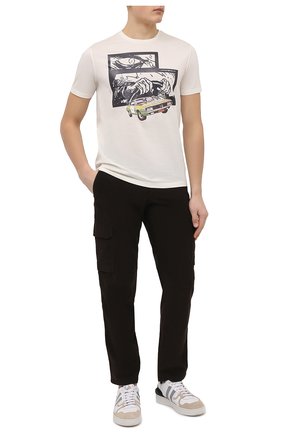Мужская хлопковая футболка EMPORIO ARMANI кремвого цвета по цене 23100 руб., арт. 3L1T8P/1JW5Z | Фото 2 Мужская хлопковая футболка EMPORIO ARMANI кремвого цвета, арт. 3L1T8P/1JW5Z | Фото 2 (Рукава: Короткие; Материал внешний: Хлопок; Длина (для топов): Стандартные; Принт: С принтом; Стили: Кэжуэл, Ретро)