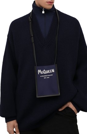 Мужская комбинированная сумка edge mini ALEXANDER MCQUEEN темно-синего цвета по цене 75300 руб., арт. 668592/1AAEZ | Фото 2 Мужская комбинированная сумка edge mini ALEXANDER MCQUEEN темно-синего цвета, арт. 668592/1AAEZ | Фото 2 (Размер: mini; Ремень/цепочка: На ремешке; Материал: Текстиль)