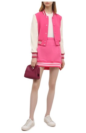 Женский бомбер REDVALENTINO розового цвета по цене 56600 руб., арт. XR3CIE15/6AC | Фото 2 Женский бомбер REDVALENTINO розового цвета, арт. XR3CIE15/6AC | Фото 2 (Материал внешний: Синтетический материал; Материал подклада: Синтетический материал; Рукава: Длинные; Длина (верхняя одежда): Короткие; Стили: Спорт-шик; Кросс-КТ: Куртка, бомбер)