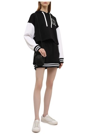 Женская хлопковая юбка REDVALENTINO черного цвета по цене 29950 руб., арт. XR3MD02F/6DY | Фото 2 Женская хлопковая юбка REDVALENTINO черного цвета, арт. XR3MD02F/6DY | Фото 2 (Материал внешний: Хлопок; Длина Ж (юбки, платья, шорты): Мини; Стили: Спорт-шик; Женское Кросс-КТ: Юбка-одежда)