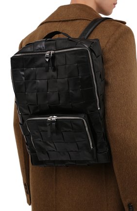 Мужской кожаный рюкзак cassette BOTTEGA VENETA черного цвета, арт. 680076/VCQ75 | Фото 2 (Размер: large; Материал: Натуральная кожа; Стили: Кэжуэл)