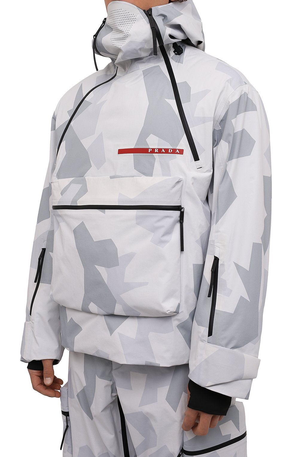 Мужская утепленный анорак PRADA серого цвета, арт. SGB799-1YYU-F0K44-202 | Фото 3 (Кросс-КТ: Куртка, другое; Рукава: Длинные; Материал внешний: Синтетический материал; Мужское Кросс-КТ: утепленные куртки; Длина (верхняя одежда): Короткие)
