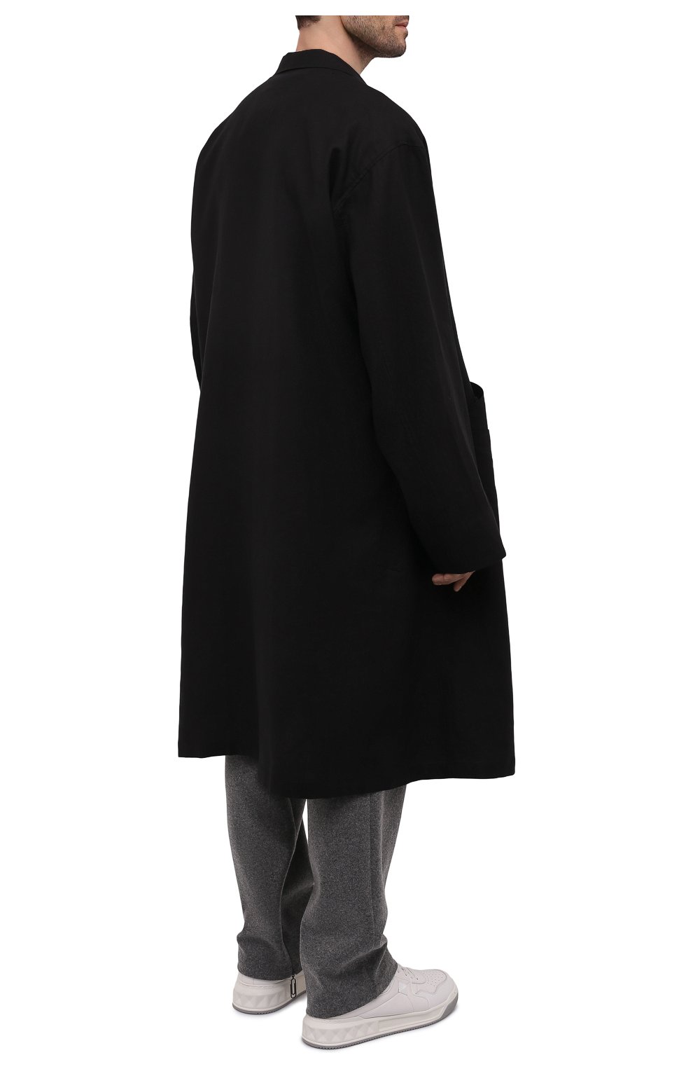 Мужской пальто YOHJI YAMAMOTO черного цвета, арт. FQ-C53-300 | Фото 4 (Рукава: Длинные; Длина (верхняя одежда): Длинные; Мужское Кросс-КТ: пальто-верхняя одежда; Стили: Минимализм; Материал внешний: Растительное волокно)