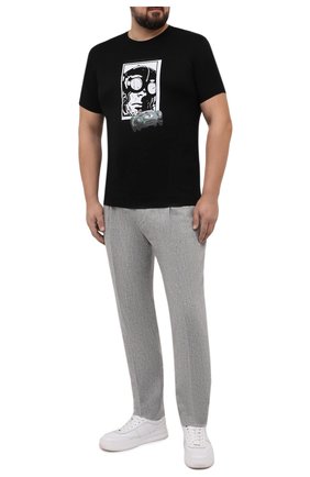 Мужская хлопковая футболка EMPORIO ARMANI черного цвета по цене 23100 руб., арт. 3L1T8P/1JW5Z | Фото 2 Мужская хлопковая футболка EMPORIO ARMANI черного цвета, арт. 3L1T8P/1JW5Z | Фото 2 (Рукава: Короткие; Материал внешний: Хлопок; Длина (для топов): Стандартные; Принт: С принтом; Стили: Кэжуэл, Ретро)