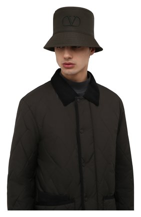 Мужская панама VALENTINO хаки цвета по цене 42250 руб., арт. XY2HGA11/NYB | Фото 2 Мужская панама VALENTINO хаки цвета, арт. XY2HGA11/NYB | Фото 2 (Материал: Текстиль, Синтетический материал; Региональные ограничения белый список (Axapta Mercury): RU)