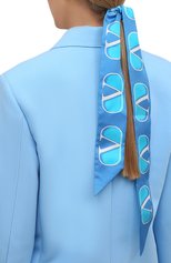 Женская шелковая повязка на голову VALENTINO голубого цвета, арт. XW2E6017/IHN | Фото 4 (Материал: Текстиль, Шелк; Региональные ограничения белый список (Axapta Mercury): RU)