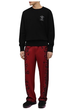 Мужские брюки DOLCE & GABBANA бордового цвета по цене 92050 руб., арт. GWW0AT/HI70M | Фото 2 Мужские брюки DOLCE & GABBANA бордового цвета, арт. GWW0AT/HI70M | Фото 2 (Материал внешний: Синтетический материал; Длина (брюки, джинсы): Стандартные; Случай: Повседневный; Стили: Спорт-шик)