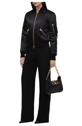 Женский бомбер TOM FORD черного цвета по цене 239500 руб., арт. CSL687-LET005 | Фото 2 Женский бомбер TOM FORD черного цвета, арт. CSL687-LET005 | Фото 2 (Материал внешний: Синтетический материал; Материал подклада: Синтетический материал; Длина (верхняя одежда): Короткие; Рукава: Длинные; Стили: Гламурный; Кросс-КТ: бомбер)